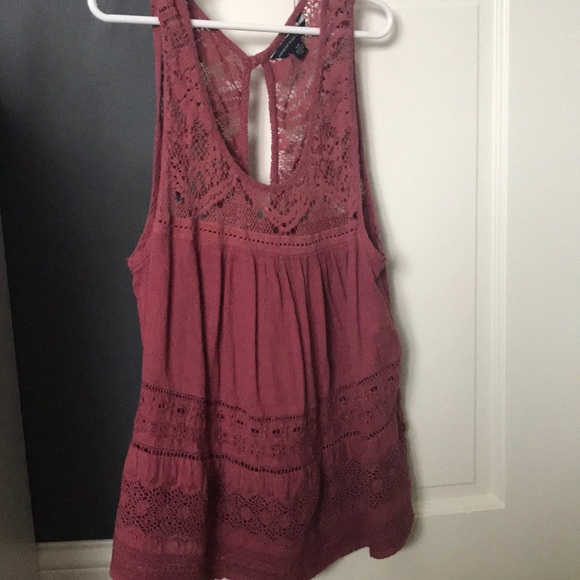 American Eagle Outfitters Tops - Cute deep pink tank top
